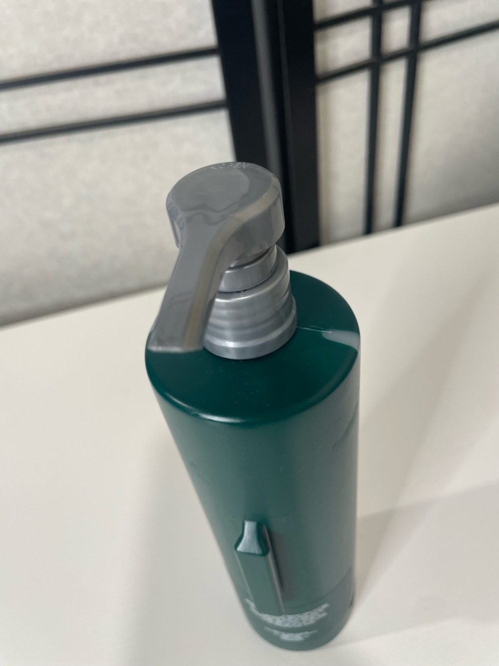 Crabtree & Evelyn Cleanse + Awaken Shower Gel - Deep Green Bottle - Picture 3 of 5